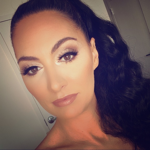 💗 MEET YOUR POSH AMBASSADOR 💗 - Picture 1 of 1